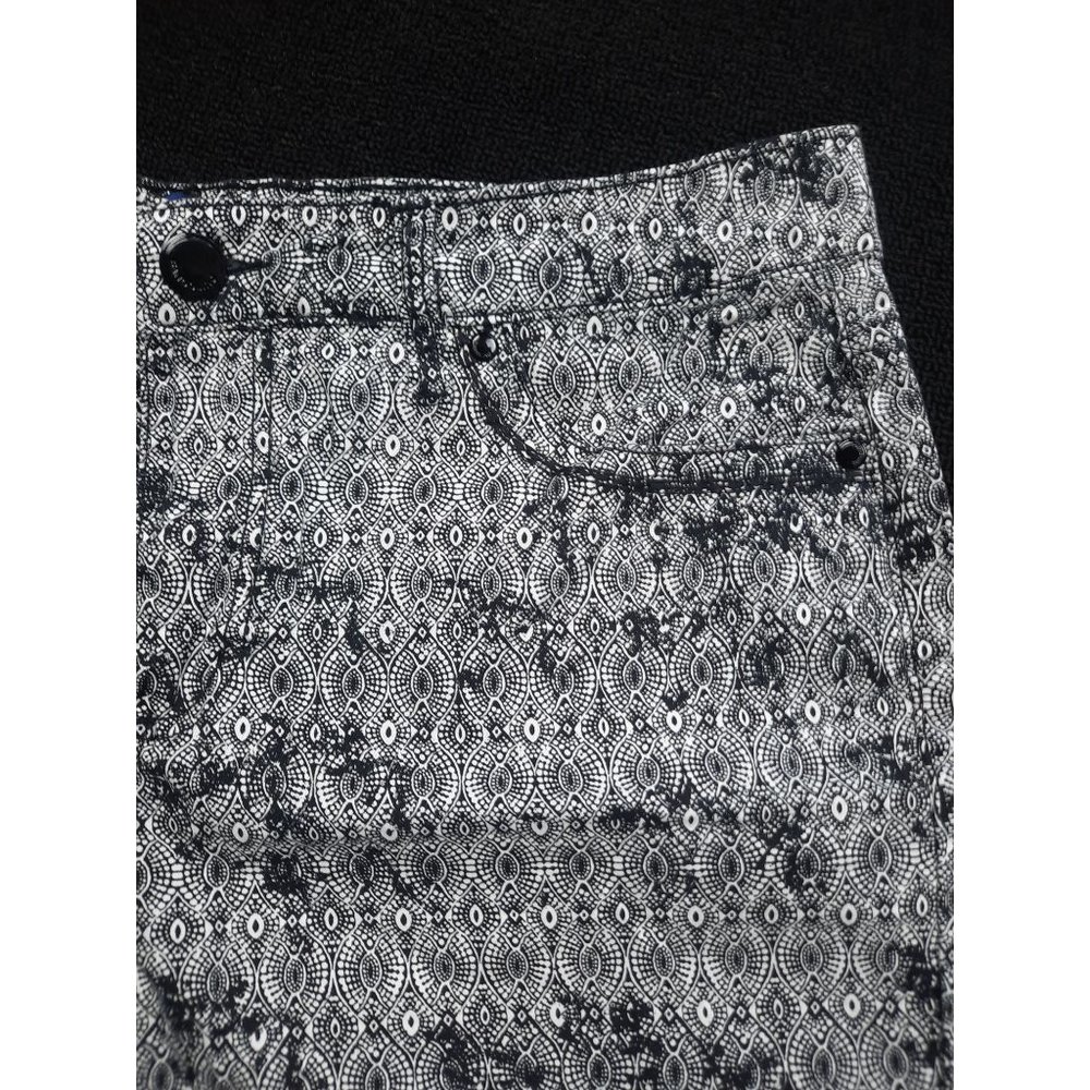Bandolino Amy Short-Black Stamp Melody-Size 10 - Picture 2 of 7